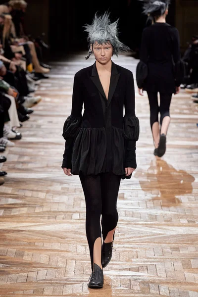 Look 13